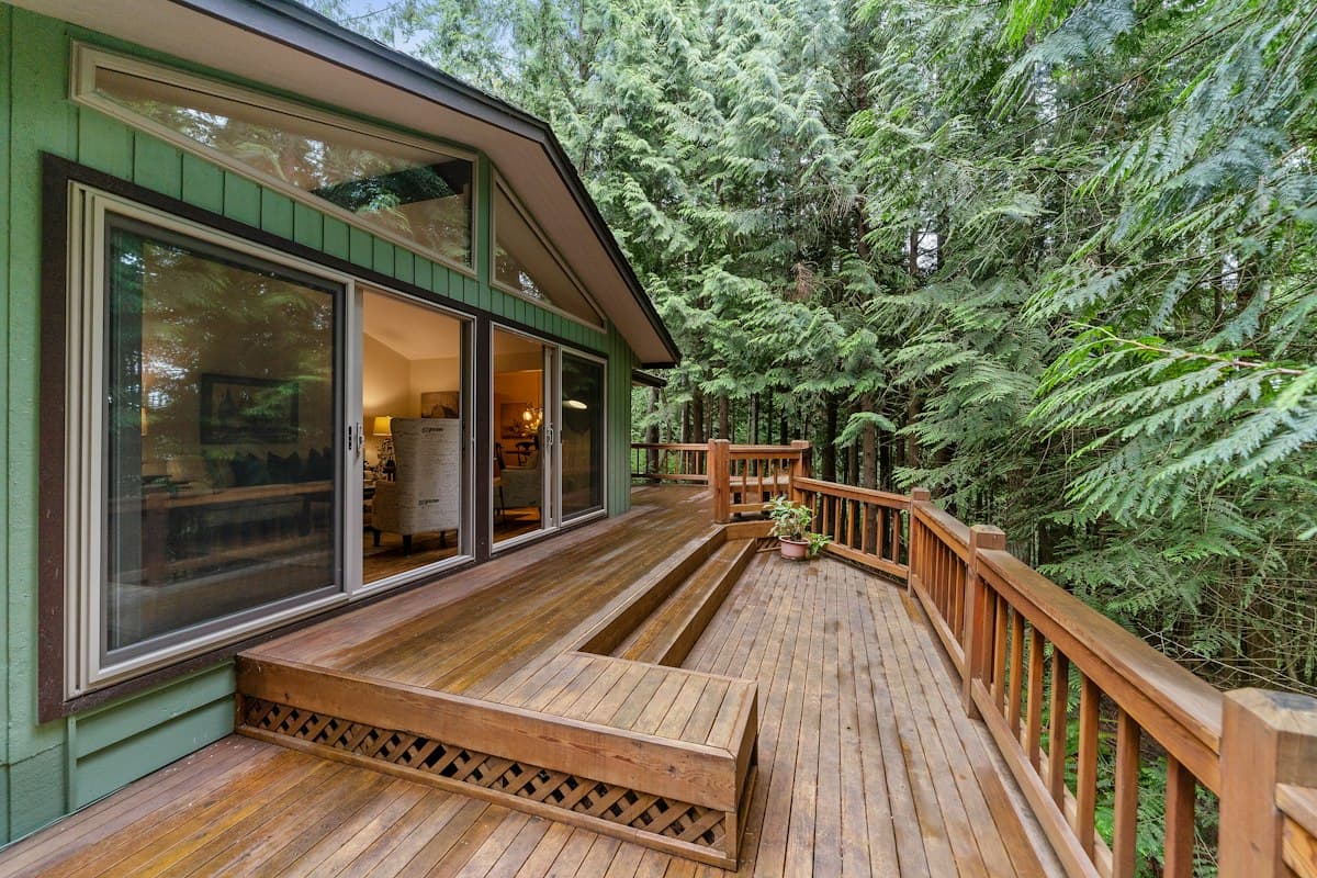 Decks & Outdoor Living